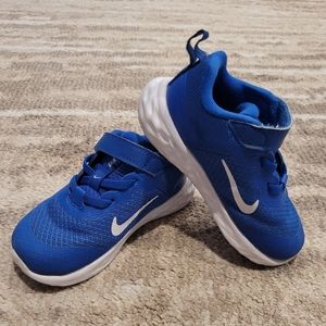 Toddler Nike Revolution 6 royal blue size 8c